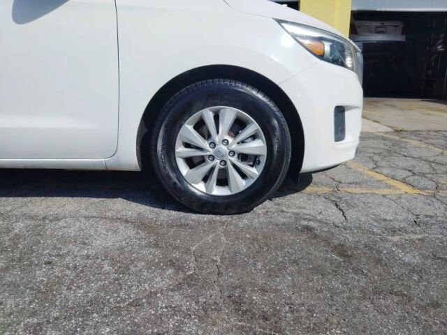 2016 Kia Sedona in Greenville, SC 29607 - 18126598 14