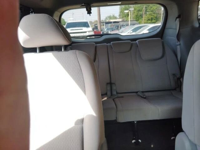 2016 Kia Sedona in Greenville, SC 29607 - 18126598 19