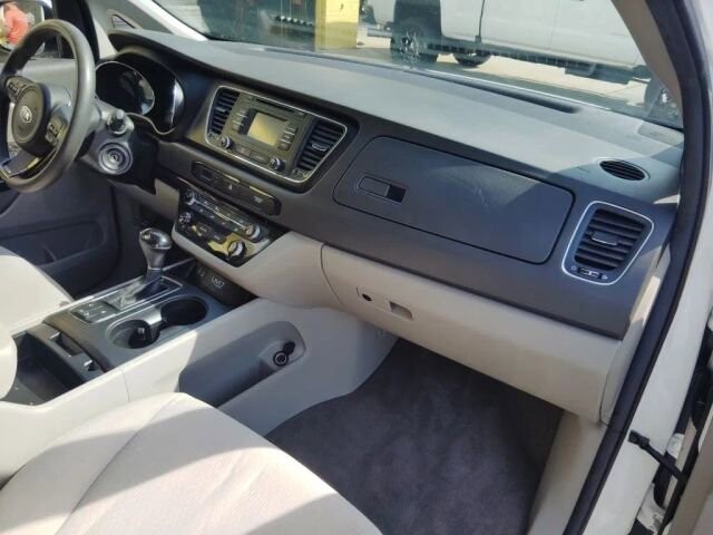 2016 Kia Sedona in Greenville, SC 29607 - 18126598 17