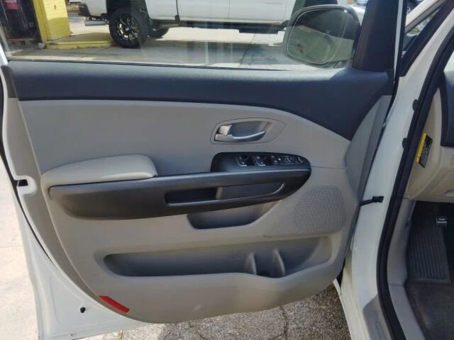 2016 Kia Sedona in Greenville, SC 29607 - 18126598 23