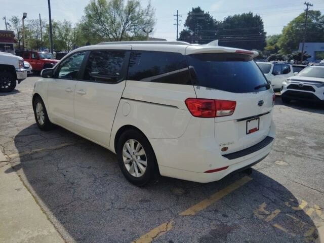 2016 Kia Sedona in Greenville, SC 29607 - 18126598 5