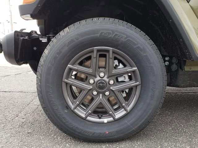 2026 Jeep Gladiator in Bedford, OH 44146 - 18126600 12
