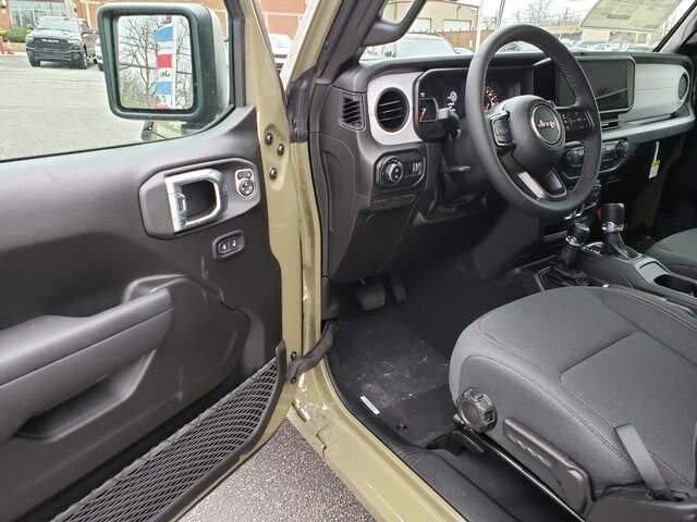 2026 Jeep Gladiator in Bedford, OH 44146 - 18126600 6