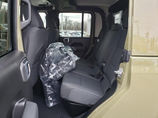 2026 Jeep Gladiator in Bedford, OH 44146 - 18126600 7