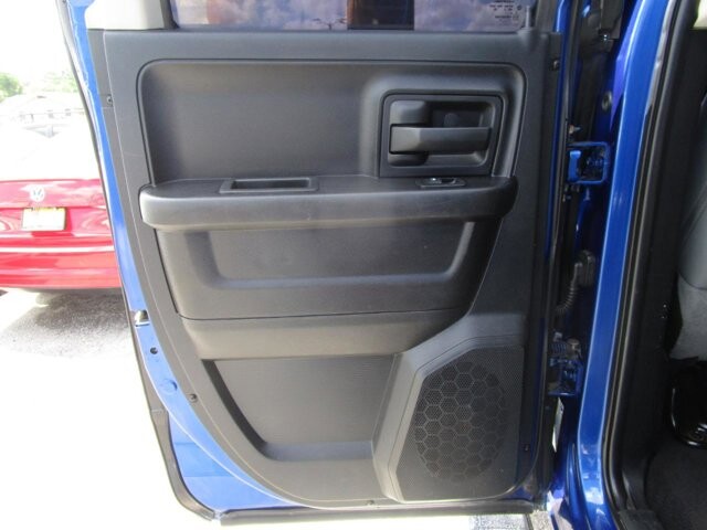 2014 RAM 1500 in Tampa, FL 33604-6914 - 18126622 16