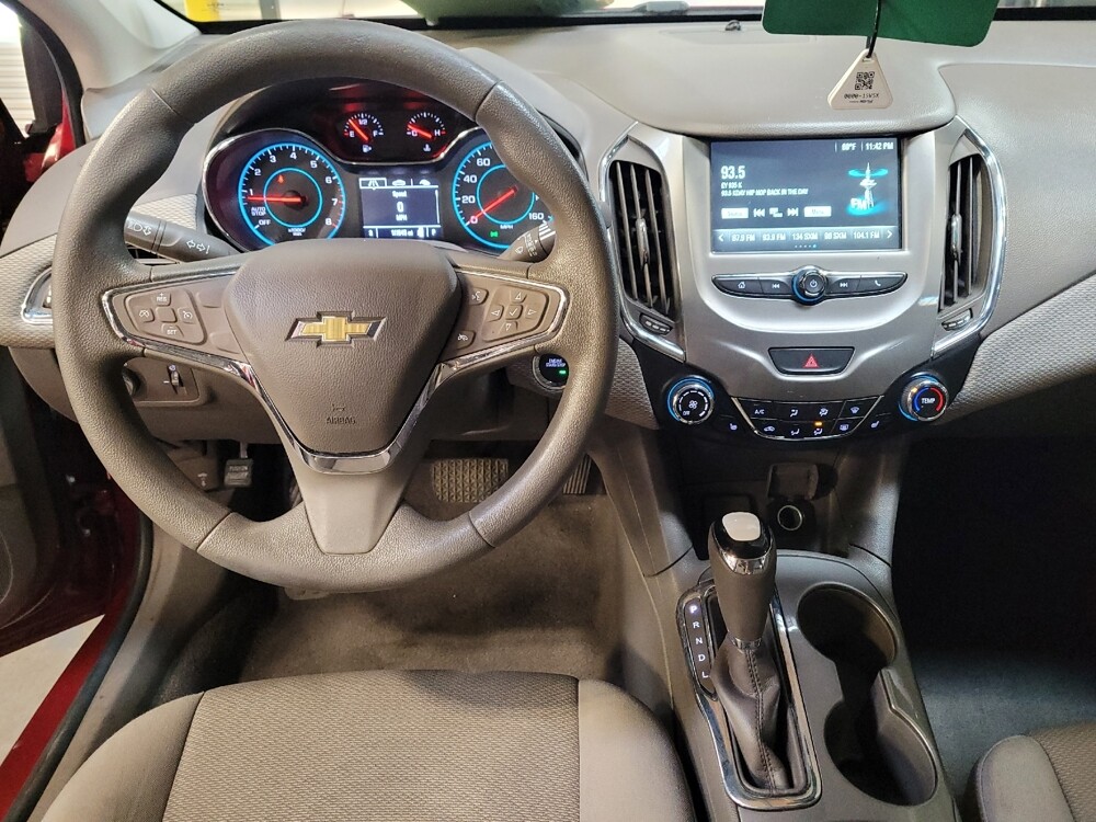 2018 Chevrolet Cruze in Riverside, CA 92504 - 18126625 22