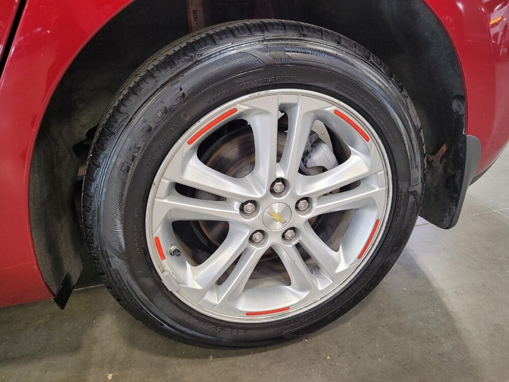 2018 Chevrolet Cruze in Riverside, CA 92504 - 18126625 31