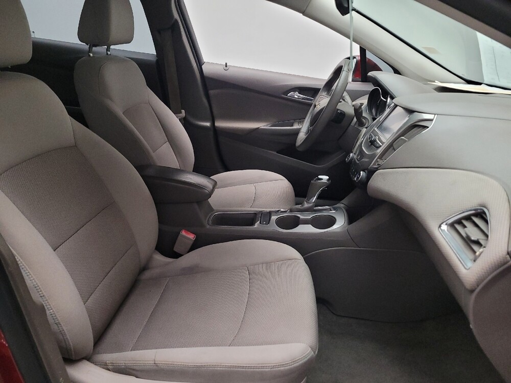 2018 Chevrolet Cruze in Riverside, CA 92504 - 18126625 21