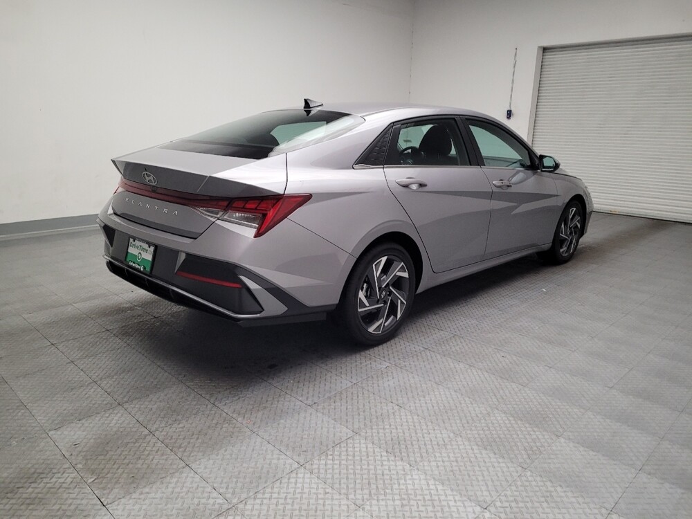 2025 Hyundai Elantra in El Cajon, CA 92020 - 18126635 9