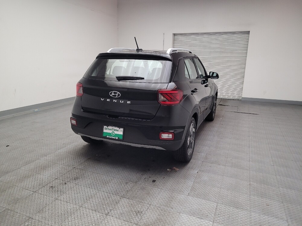 2025 Hyundai Venue in Montclair, CA 91763 - 18126639 7