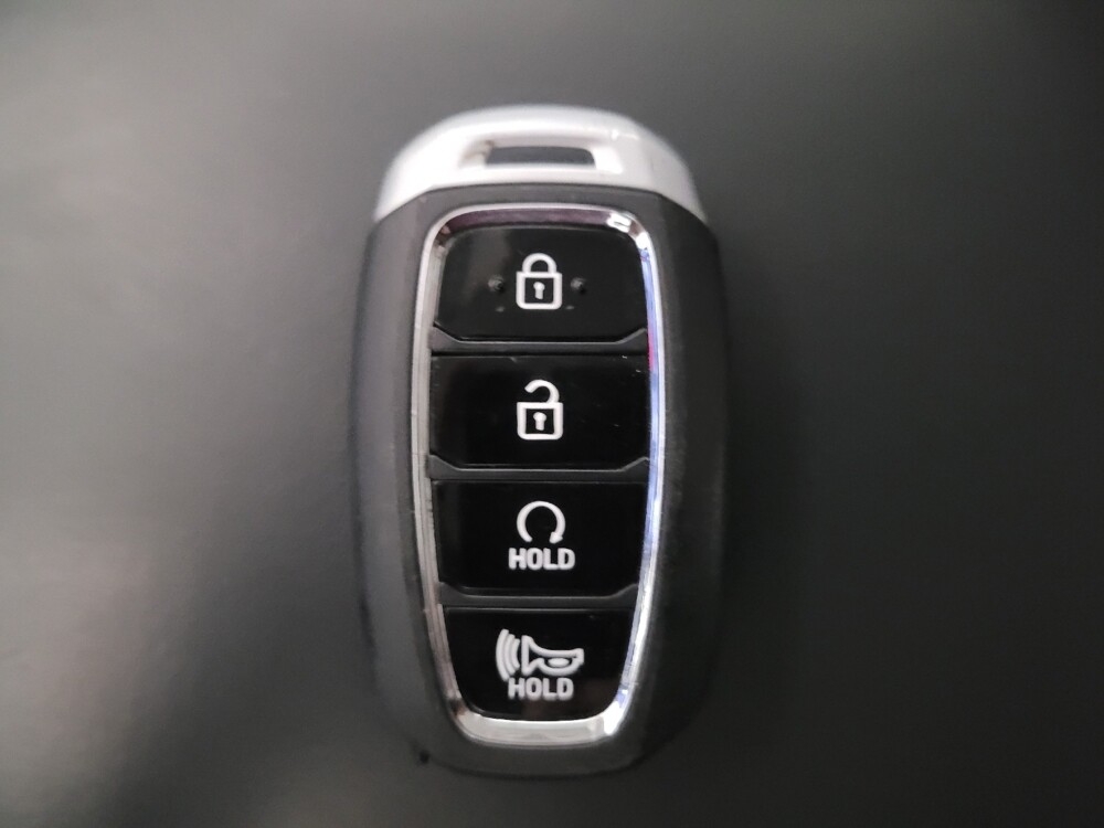 2025 Hyundai Venue in Montclair, CA 91763 - 18126639 32