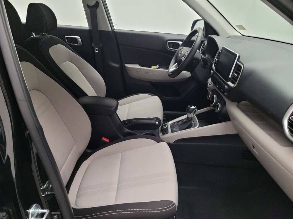 2025 Hyundai Venue in Montclair, CA 91763 - 18126639 21