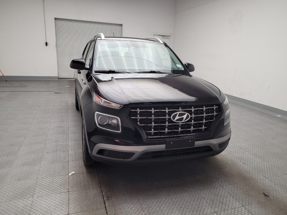 2025 Hyundai Venue in Montclair, CA 91763 - 18126639 14