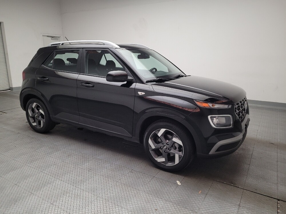 2025 Hyundai Venue in Montclair, CA 91763 - 18126639 11