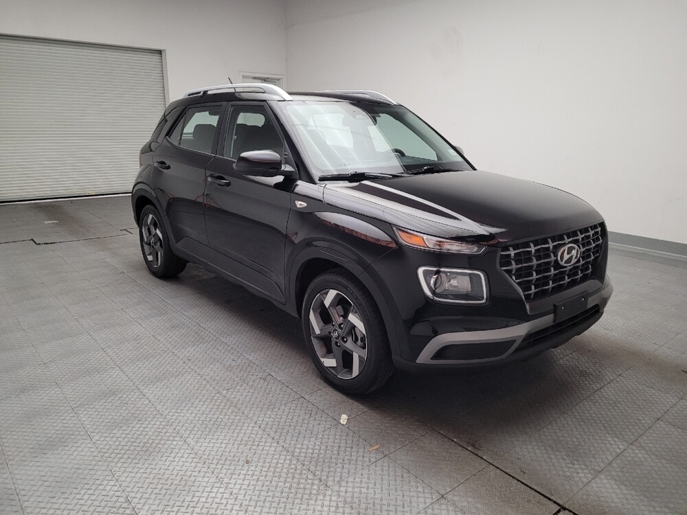 2025 Hyundai Venue in Montclair, CA 91763 - 18126639 13