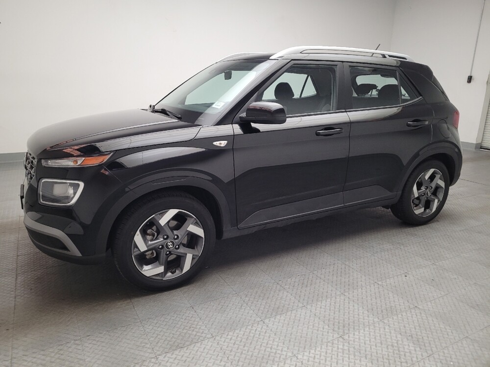 2025 Hyundai Venue in Montclair, CA 91763 - 18126639 2