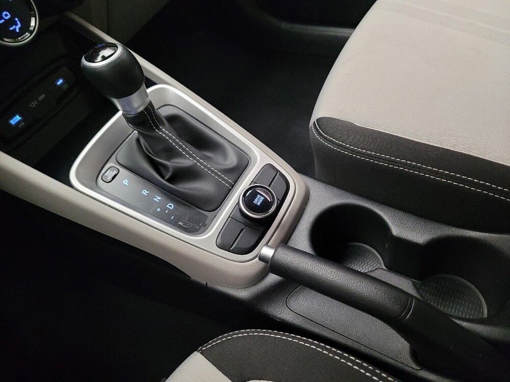 2025 Hyundai Venue in Montclair, CA 91763 - 18126639 26