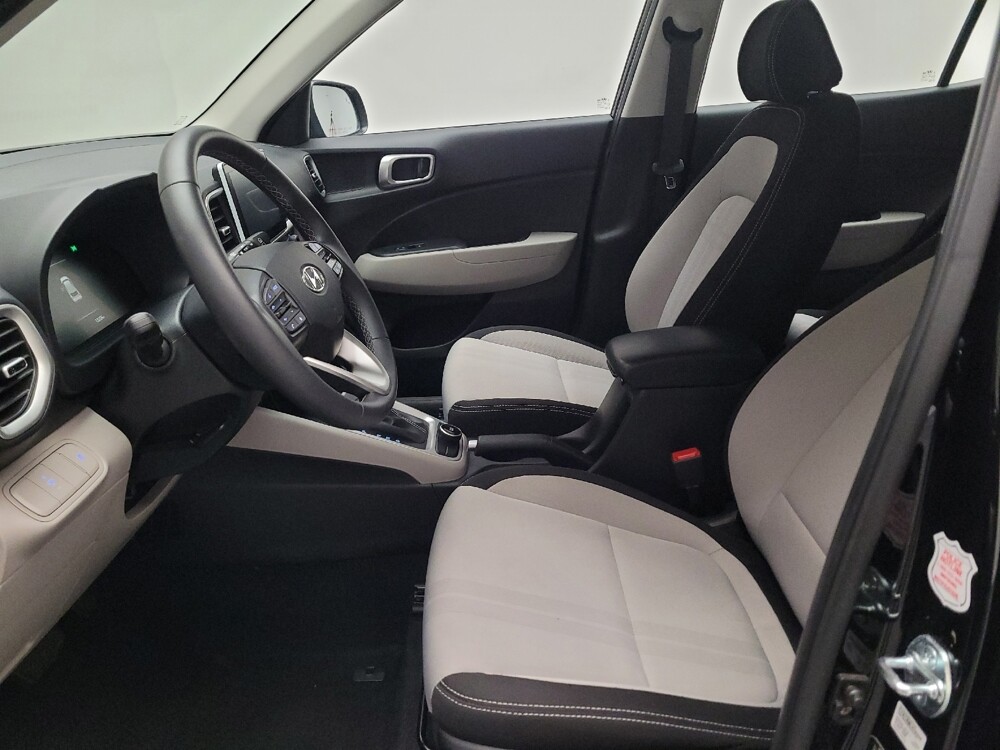 2025 Hyundai Venue in Montclair, CA 91763 - 18126639 17