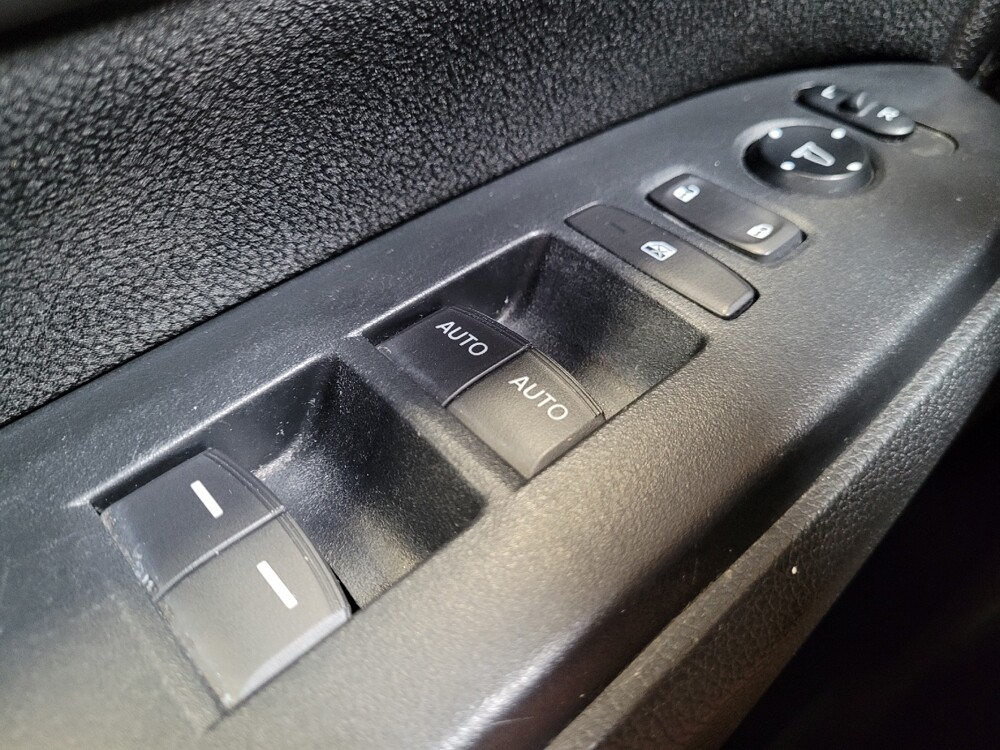 2018 Honda CR-V in Fresno, CA 93726 - 18126649 27