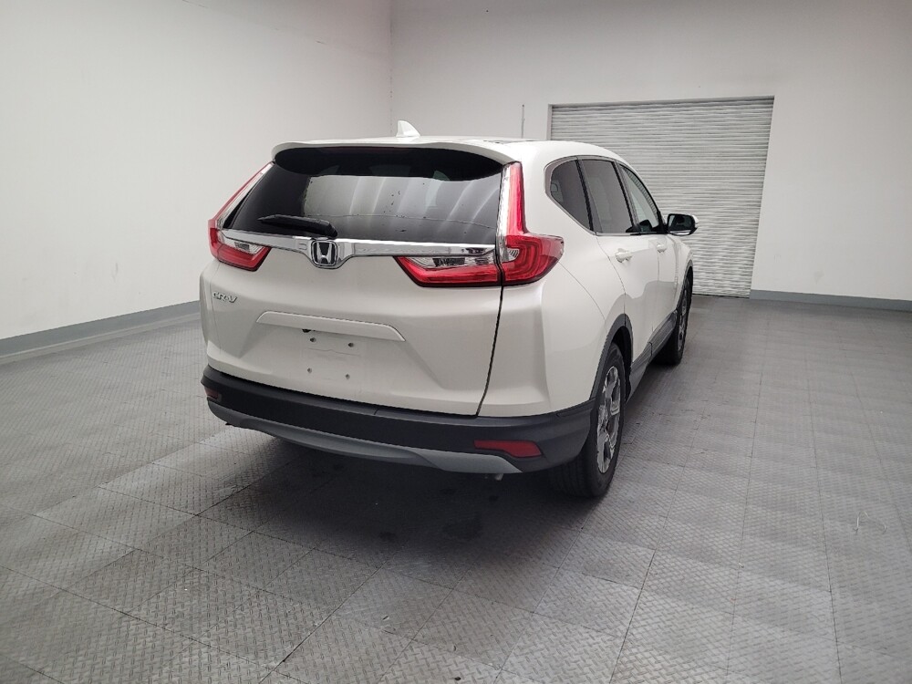 2018 Honda CR-V in Fresno, CA 93726 - 18126649 7