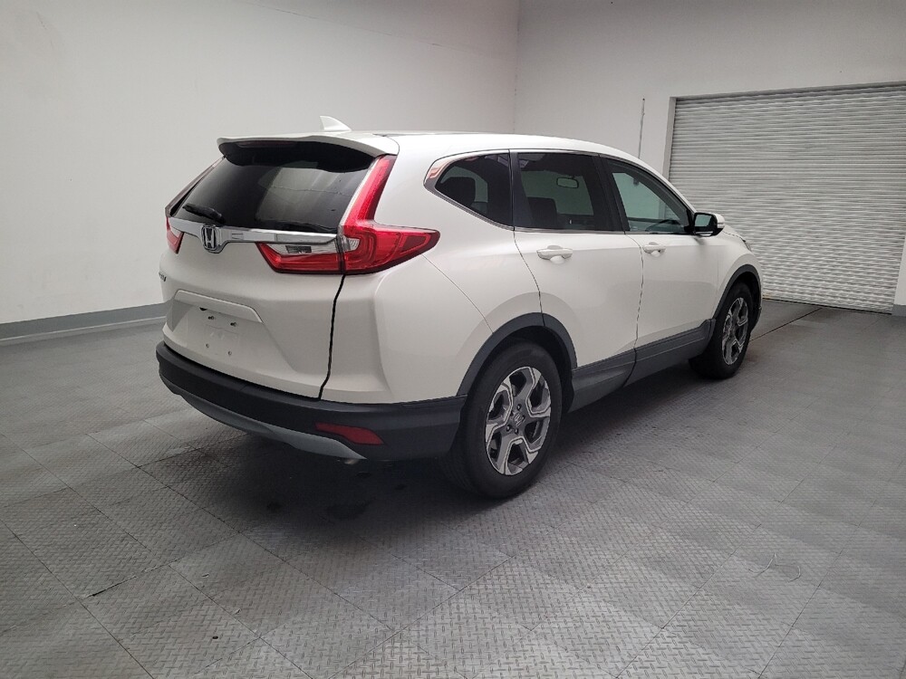 2018 Honda CR-V in Fresno, CA 93726 - 18126649 9