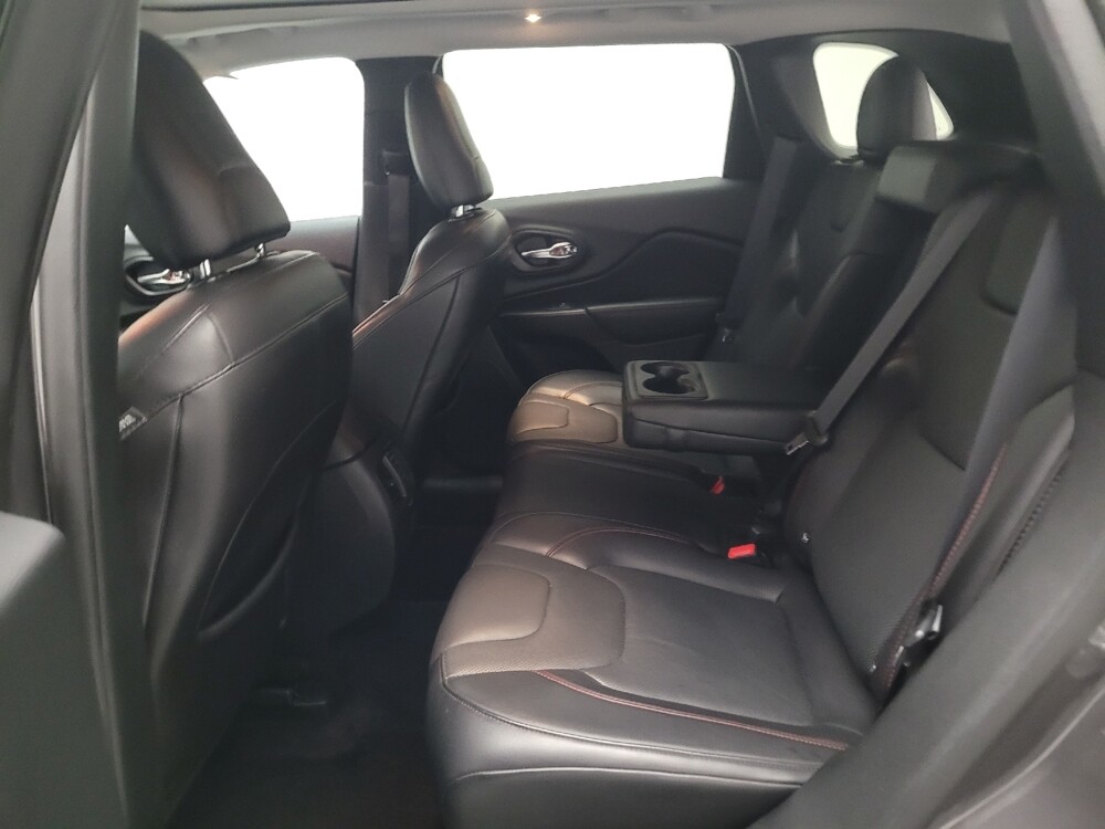 2019 Jeep Cherokee in Downey, CA 90241 - 18126652 18