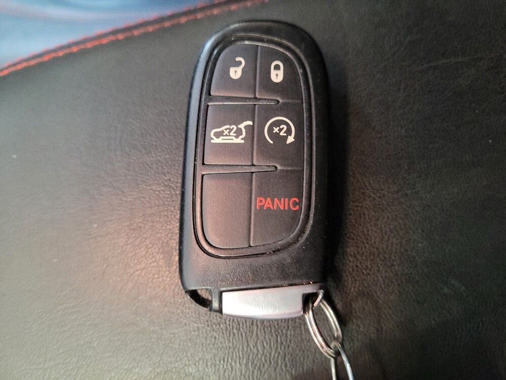 2019 Jeep Cherokee in Downey, CA 90241 - 18126652 32