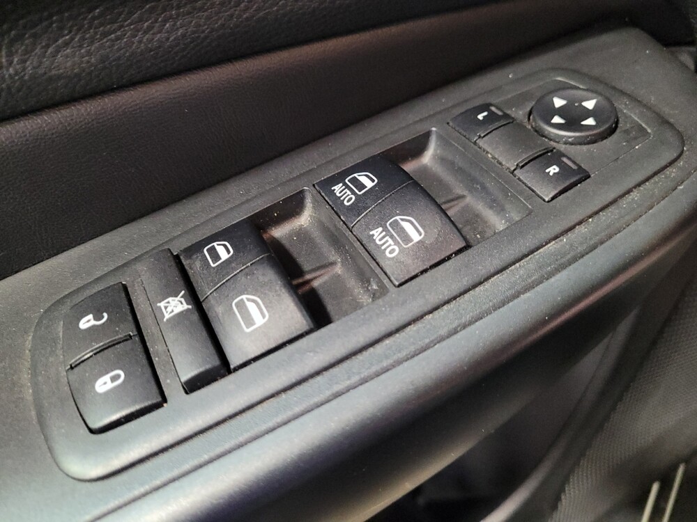 2019 Jeep Cherokee in Downey, CA 90241 - 18126652 27