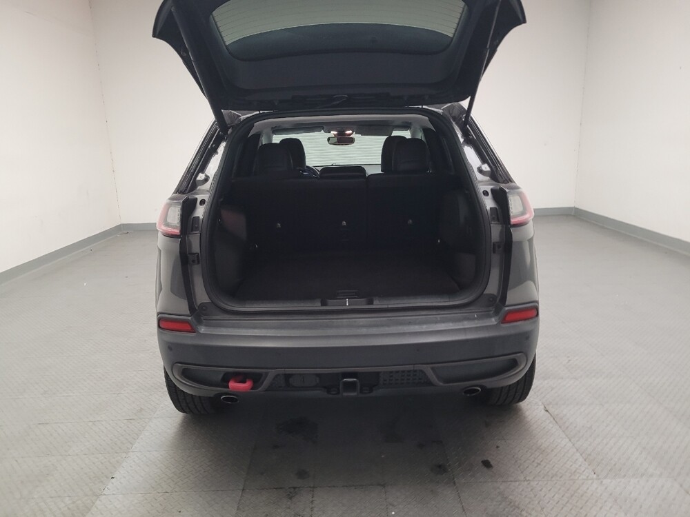 2019 Jeep Cherokee in Downey, CA 90241 - 18126652 29