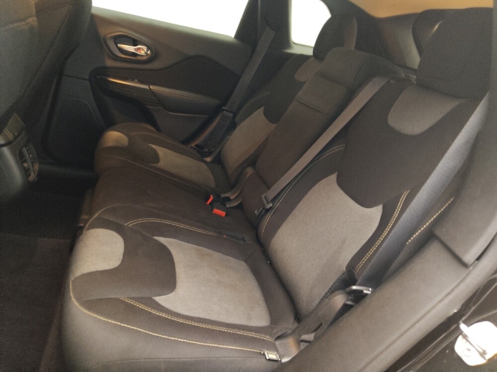 2016 Jeep Cherokee in Knoxville, TN 37923 - 18126656 18