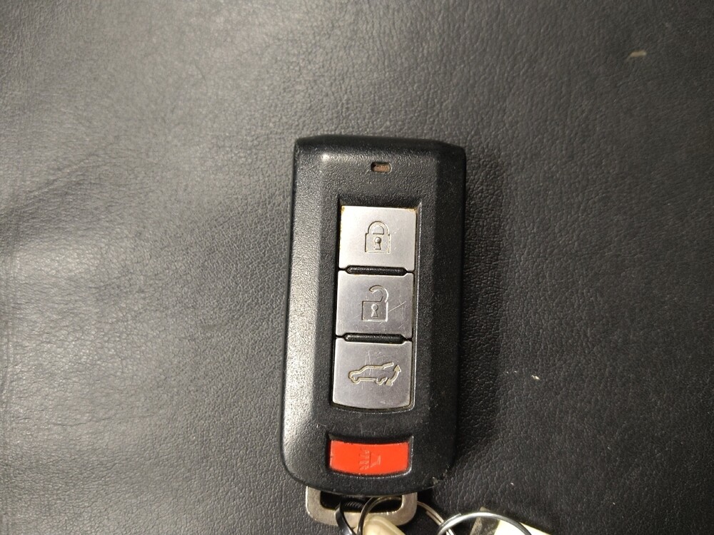 2020 Mitsubishi Outlander in Tulsa, OK 74145 - 18126695 32