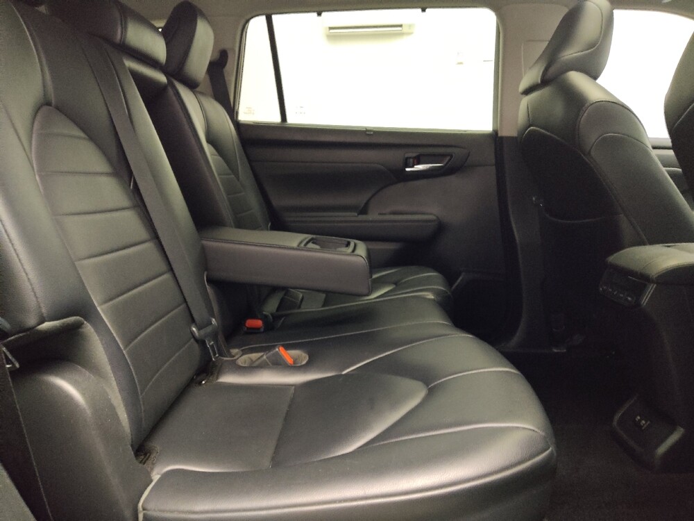 2021 Toyota Highlander in Plano, TX 75074 - 18126701 19