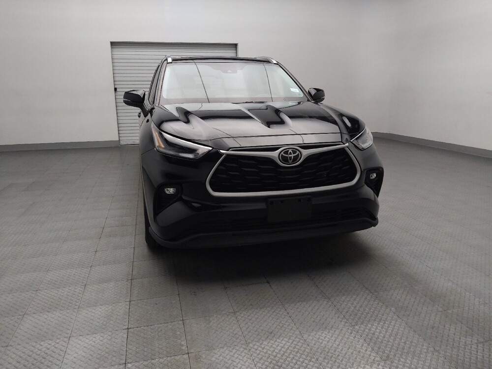 2021 Toyota Highlander in Plano, TX 75074 - 18126701 14