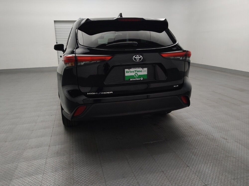 2021 Toyota Highlander in Plano, TX 75074 - 18126701 6