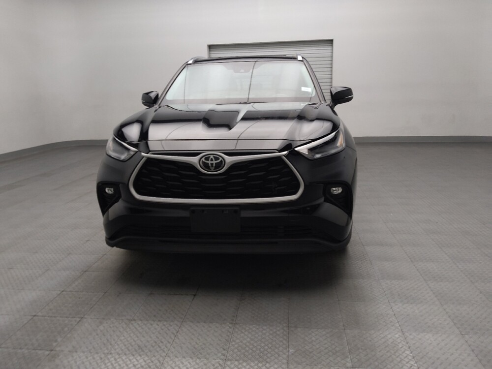 2021 Toyota Highlander in Plano, TX 75074 - 18126701 15