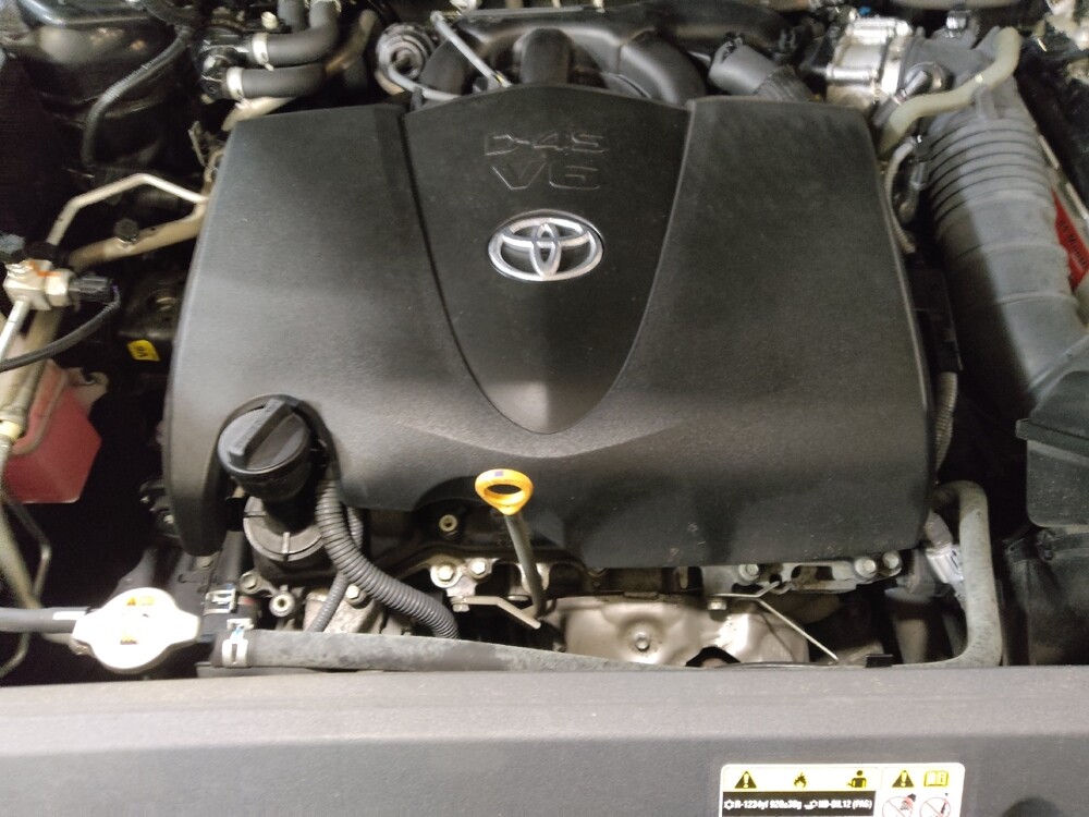 2021 Toyota Highlander in Plano, TX 75074 - 18126701 30