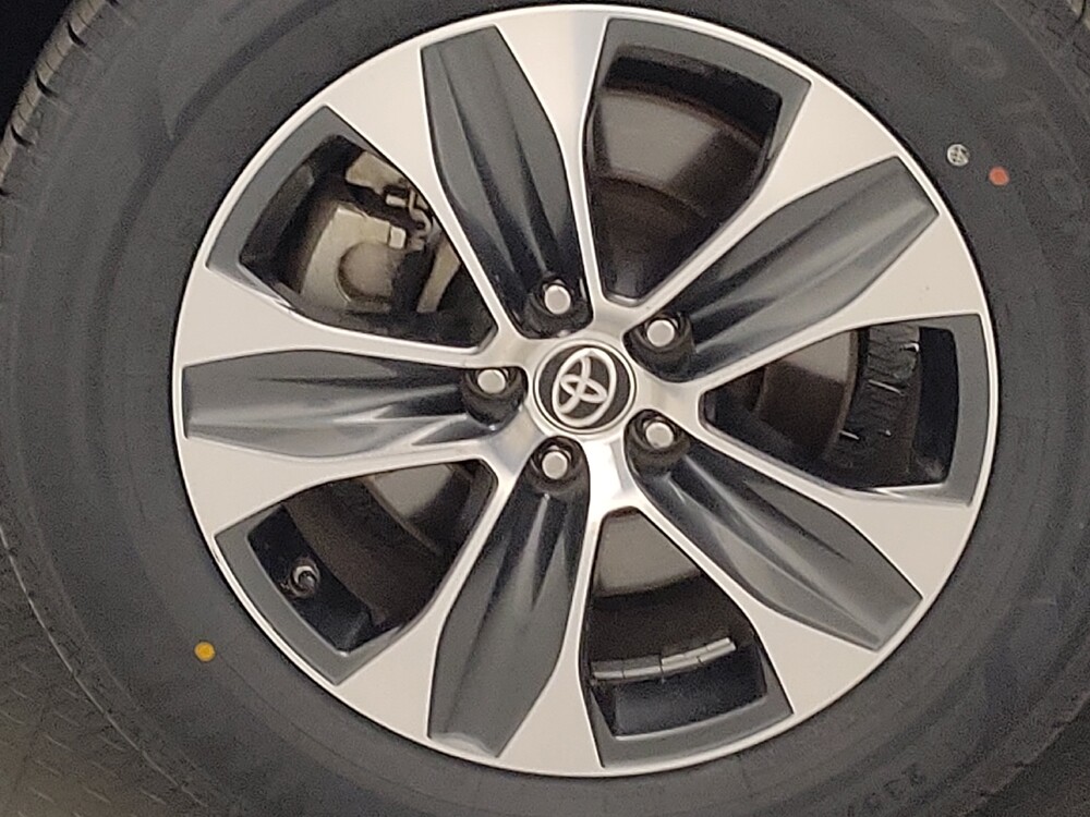 2021 Toyota Highlander in Plano, TX 75074 - 18126701 31