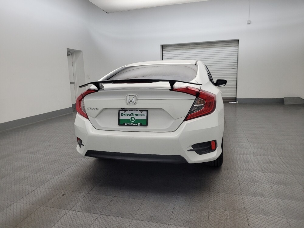 2017 Honda Civic in Glendale, AZ 85301 - 18126723 7