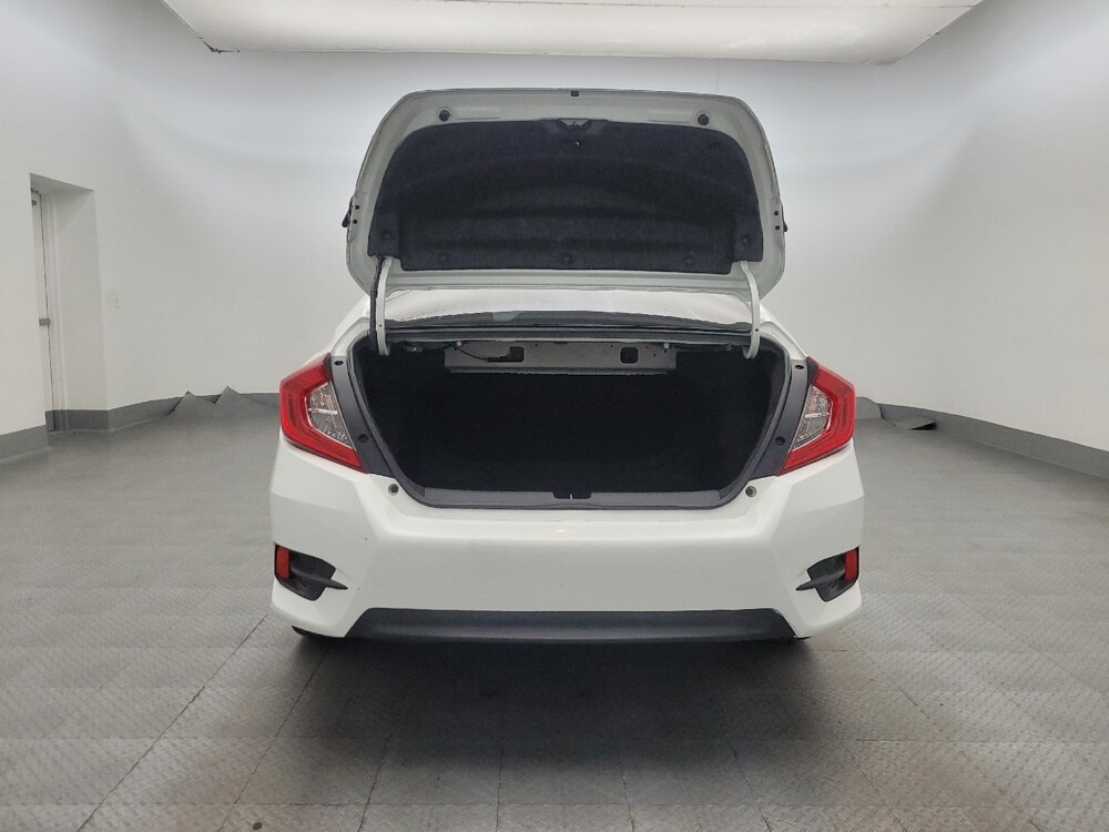 2017 Honda Civic in Glendale, AZ 85301 - 18126723 29