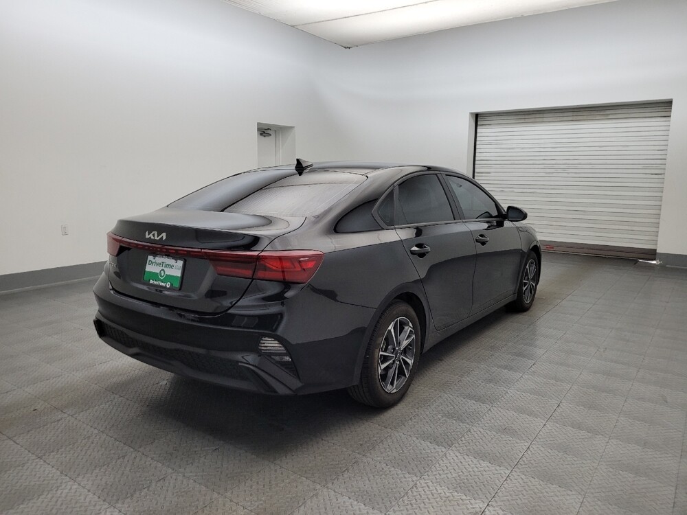 2024 Kia Forte in Tucson, AZ 85705 - 18126725 9