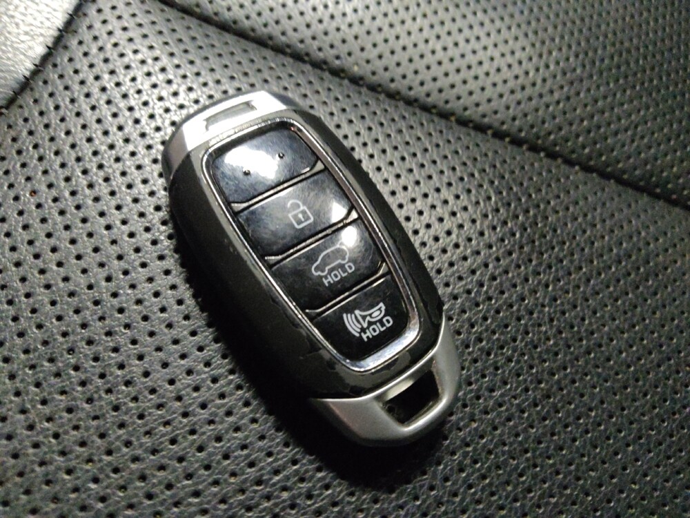 2020 Hyundai Santa Fe in Glendale, AZ 85301 - 18126736 32