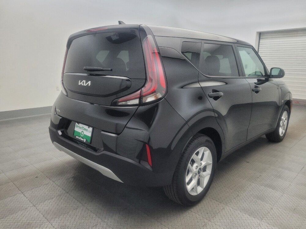 2025 Kia Soul in Tucson, AZ 85705 - 18126739 9