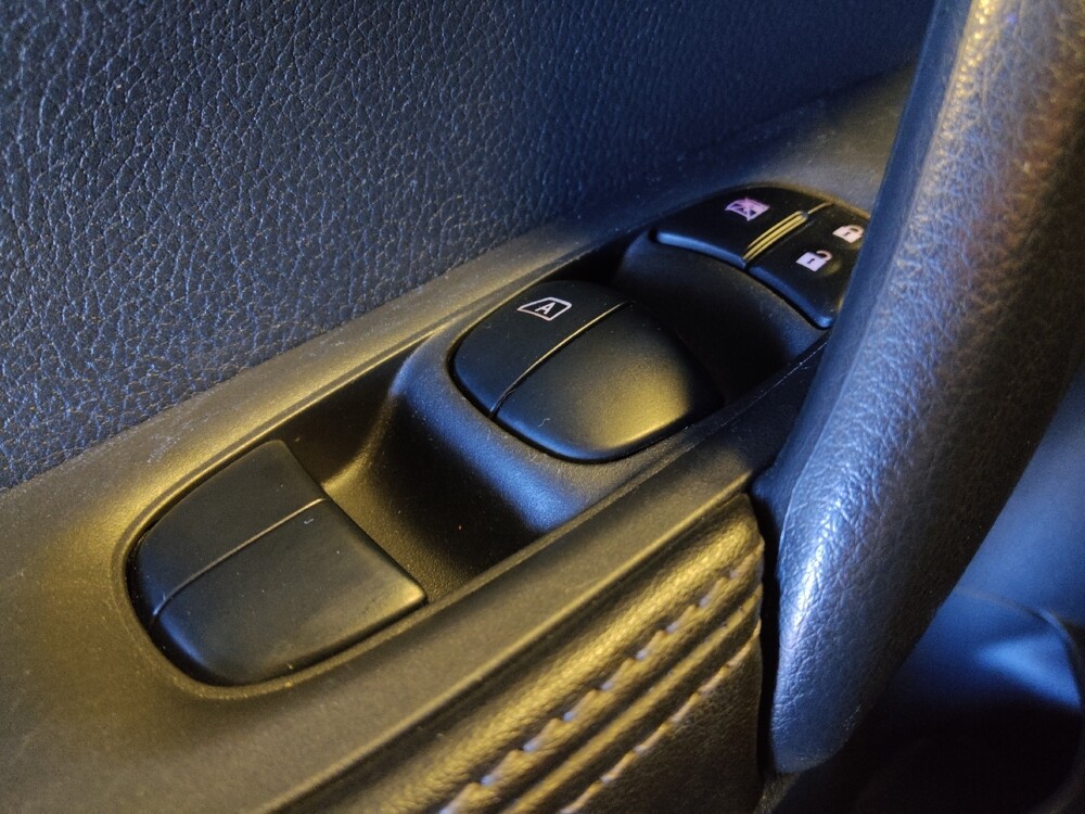 2022 Nissan Rogue Sport in Glendale, AZ 85301 - 18126741 27