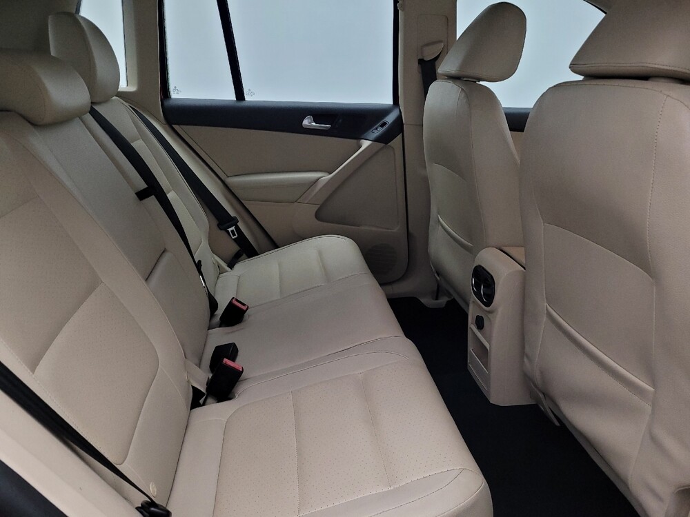 2016 Volkswagen Tiguan in Pensacola, FL 32505 - 18126768 19