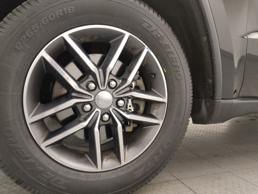 2018 Jeep Grand Cherokee in Savannah, GA 31419 - 18126772 31