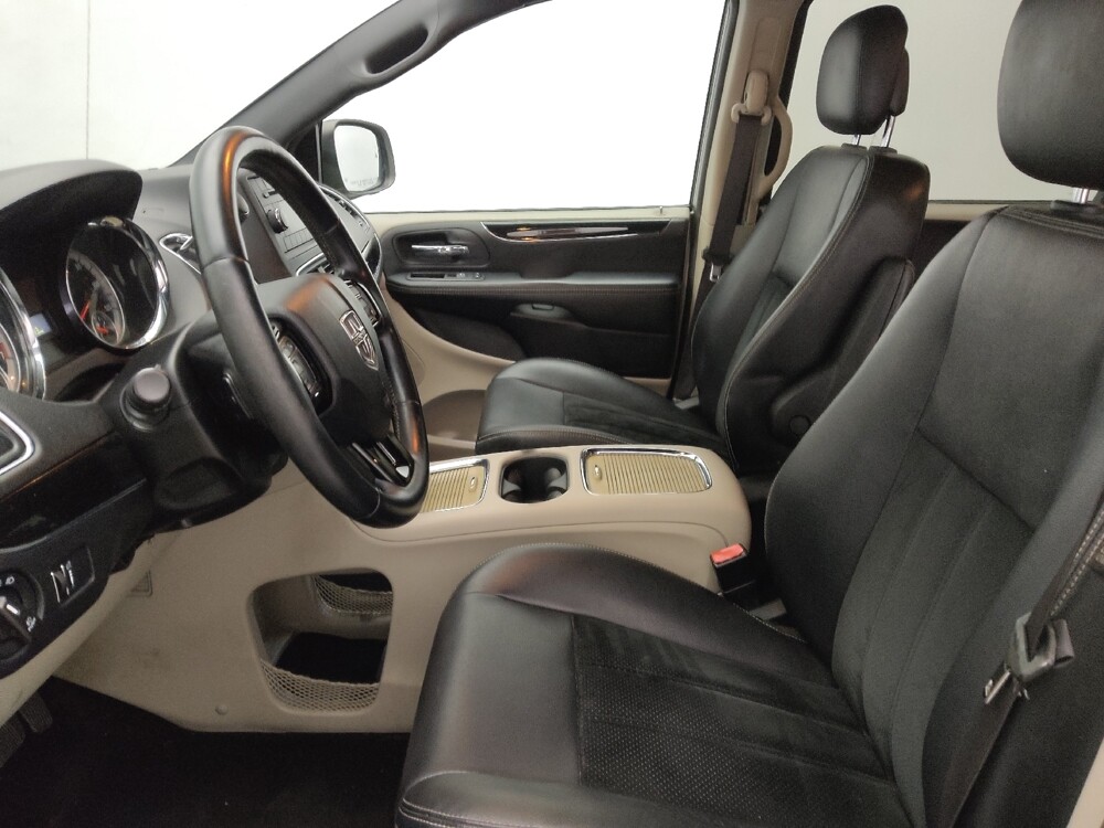 2017 Dodge Grand Caravan in Orlando, FL 32808 - 18126783 17