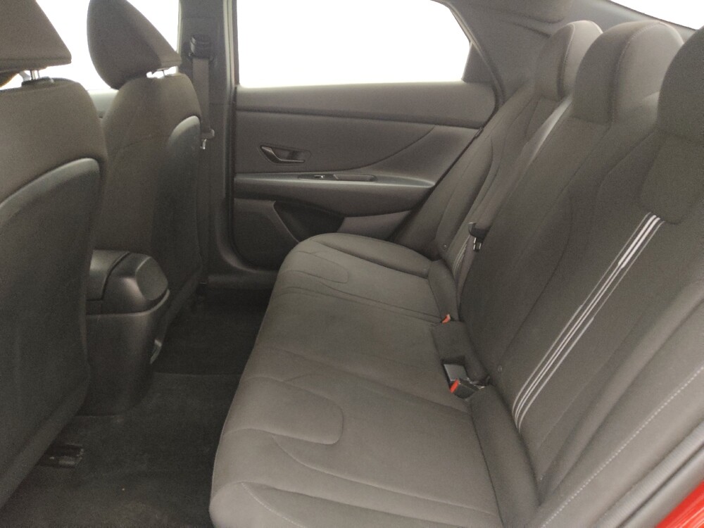 2025 Hyundai Elantra in Orlando, FL 32808 - 18126784 18