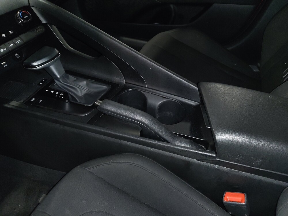 2025 Hyundai Elantra in Orlando, FL 32808 - 18126784 26