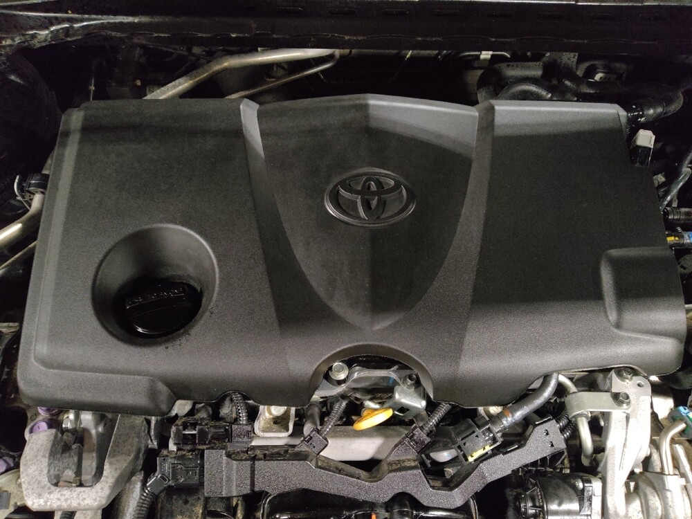 2018 Toyota Camry in Orlando, FL 32808 - 18126787 30