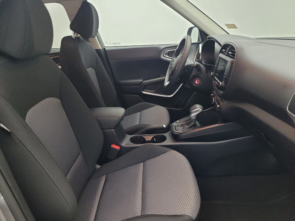 2025 Kia Soul in Savannah, GA 31419 - 18126798 21